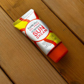 کرم ضد آفتاب فاقد چربی فارم استی SPF50 حجم 70 میل