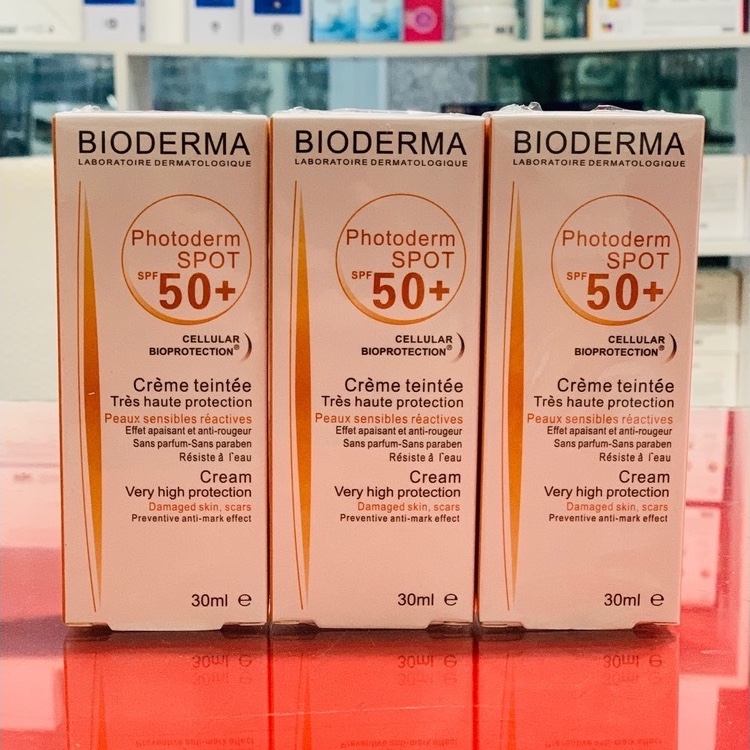 ضدآفتاب بی رنگ بیودرما spf 50